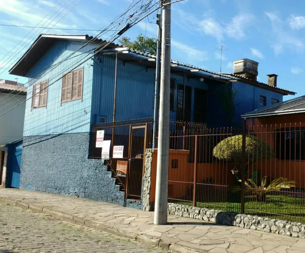 CASA MISTA EM EXCELENTE LOCALIZAÇÃO NO BELA VISTA
