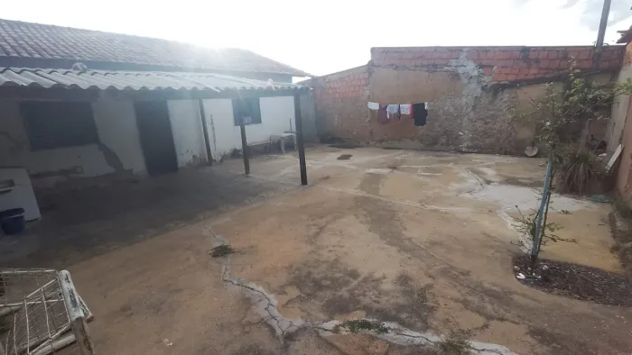 Vendo uma casa em planaltina df, bairro arapoa próximo ao colégio jordenes 