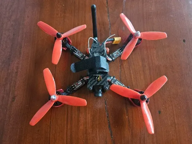 Drone racer c/ bateria LiPo 2200mAh e carregador (+brinde)