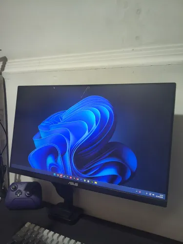monitor 180hz Asus 23.9 pol quebrado, porém funcionando 