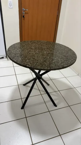 Mesa de jantar de mármore 