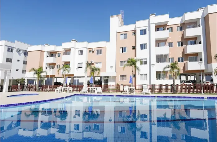 Apartamento, aluguel anual, 2 quartos em Canasvieiras, Condomínio Home Club, Porto Caravel