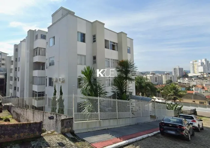 Apartamento reformado à venda em Capoeiras - Florianópolis | Pronto para morar!