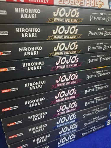 Mangás Jojo's Bizarre Phantom Blood, Battle Tendency e Stardust Crusaders