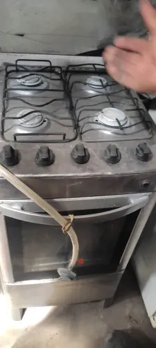 Fogão Esmaltec com mangueira e registro