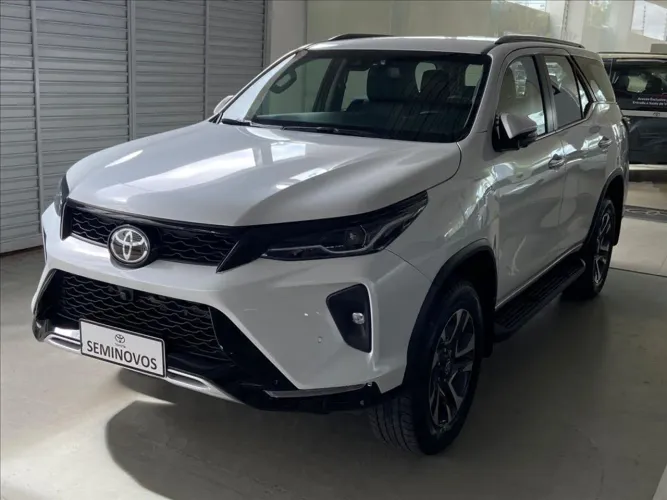 Toyota Hilux SW4 4X4 2.8 Diesel 2025