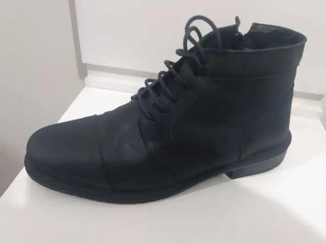 Bota Preta em Couro Nova Tam 43 