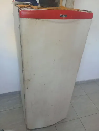 Vendo geladeira Consul barata perfeita.