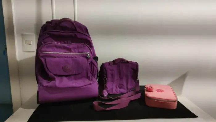 Mochila, lancheira e penal Kipling