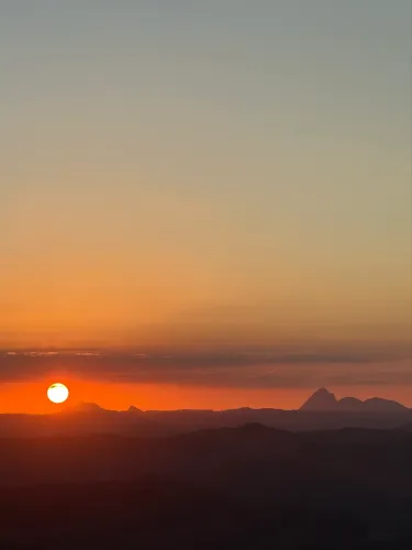 Oportunidade! 20.000 m² com Vista Panorâmica, Platô e Mar de Nuvens - Domingos Martins