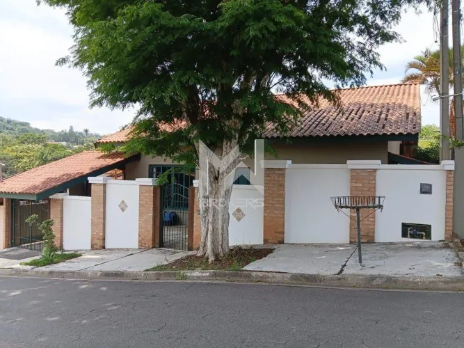 Casa térrea com 3 quartos a venda no bolsão de segurança no Jardim Panorama na cidade de V