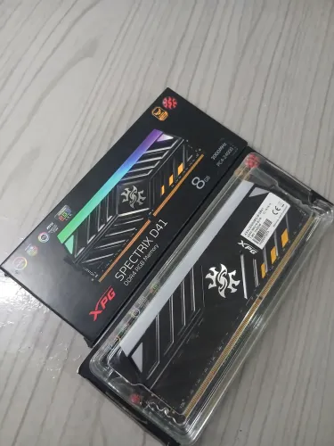 ? Memória RAM XPG Spectrix D41 TUF Gaming Edition RGB DDR4 8GB 3000MHz