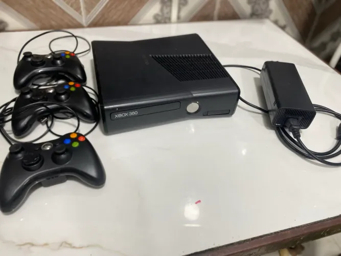 Xbox 360 com 6 jogos incluso