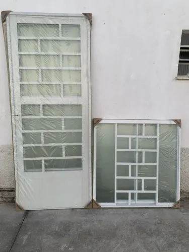 Portas de aço pronta pra instalação palito ou tijolinho