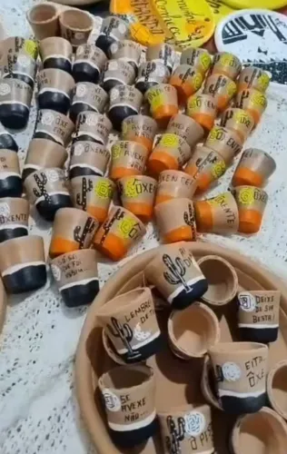 Copinho de barro para cachaça. Peça p seu.