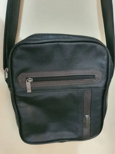 SHOULDER BAG OU BOLSA TRANSVERSAL MASCULINA EM COURO LEGITIMO