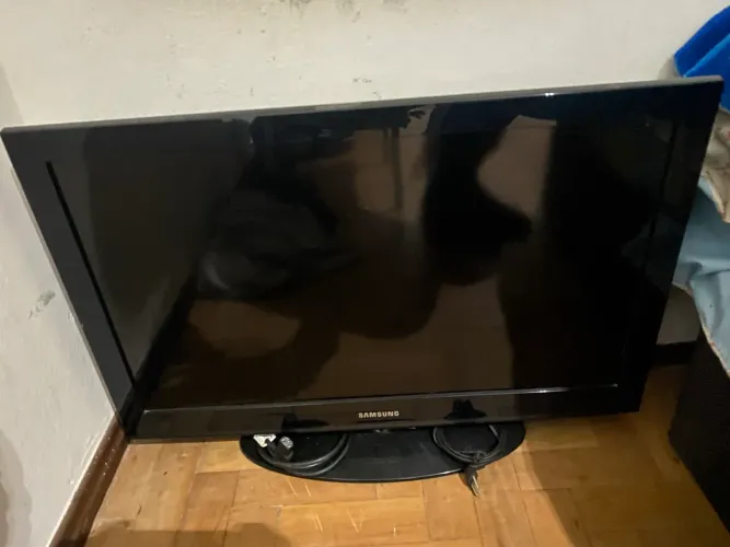 Vendo televisão smart 32?