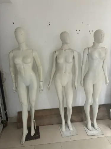 Kit 3 Manequins Femininos Corpo Inteiro Cabeça Ovo Fibra Vitrine + Base