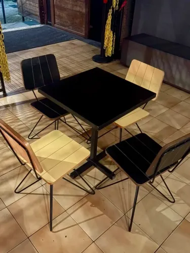 Mesas e Cadeiras Para Lanchonete Cafeteria ou Restaurante