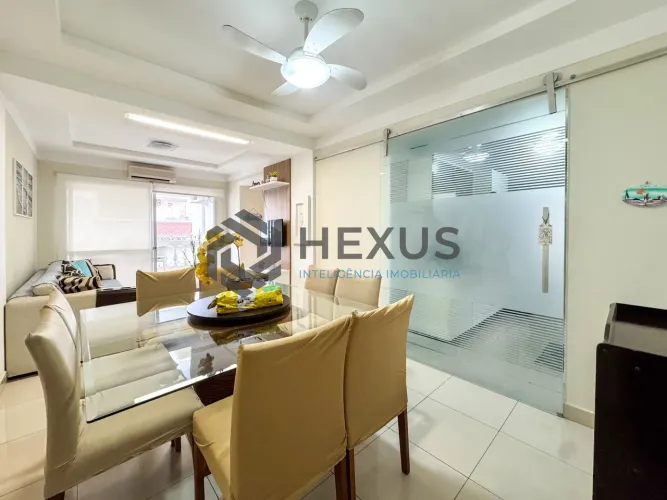 Apartamento com varanda e lazer na Enseada, Guarujá