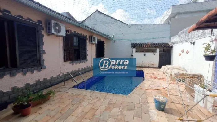 CONDOMÍNIO NO INÍCIO DA ESTRADA DA URUSSANGA - CASA LINEAR DE 3 QUARTOS/1 SUÍTE COM PISCIN