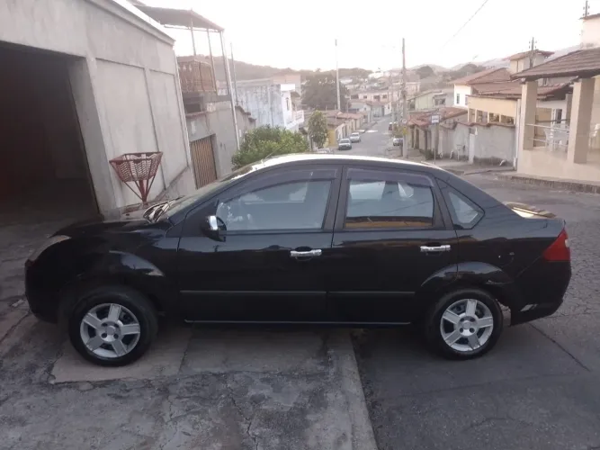 Ford Fiesta Sedan 1.0 8V Flex 4P 2008