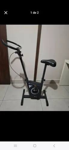 Bicicleta Ergométrica e halteres 