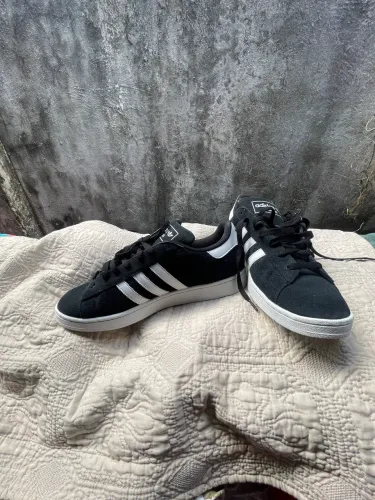 Vende-se sapato da adidas novo