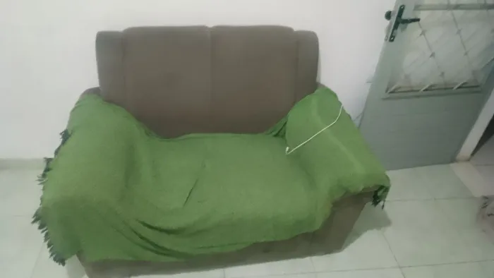 Vendo sofá dois por um
