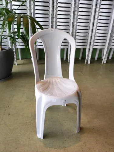 Cadeira bistrô de plástico 152kg branca ou preta