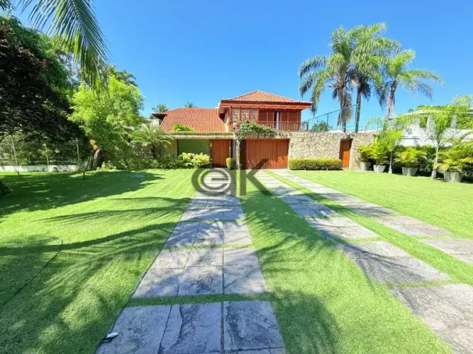 Casa em Condomínio : Duplex / Residencial / Barra da Tijuca