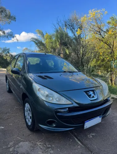 Peugeot 207 XR 1.4 Flex 8V 5P 2010