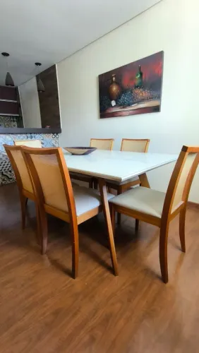 Mesa de jantar 6 lugares - madeira maciça imbuia