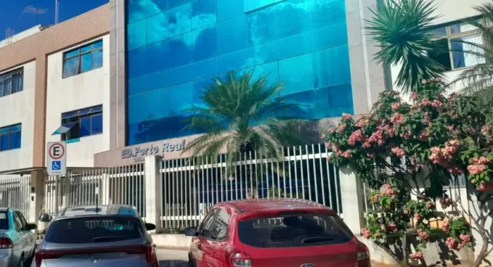 SUDOESTE, APTO. COMPACTO, 1 SUITE,  MOBILIADO  C/ ELEVADOR E GARAGEM