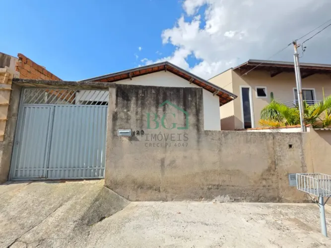 Excelente casa á venda no bairro Jardim São Bento em Poços de Caldas MG.