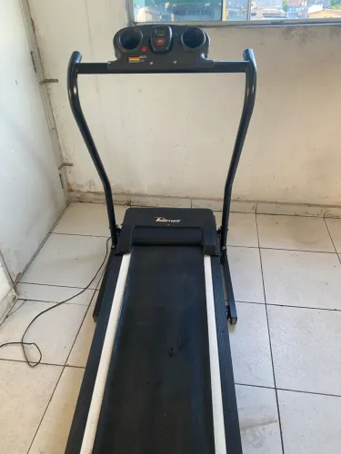 Esteira elétrica 110 v suporta até 100 kilos
