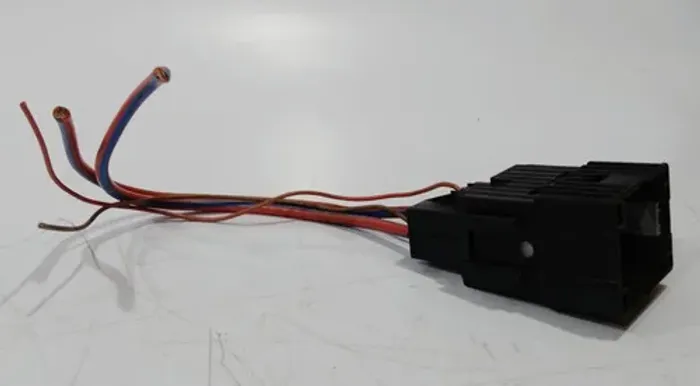 Conector Chicote Rele Fusível Bmw 320 120 2.0 2009