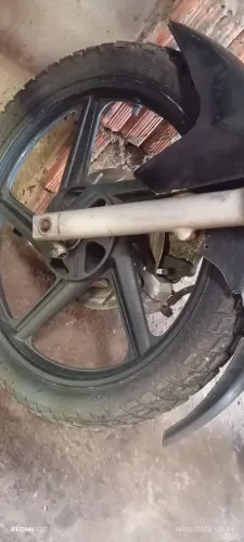 Vendo liga leve junto com pneus e câmera