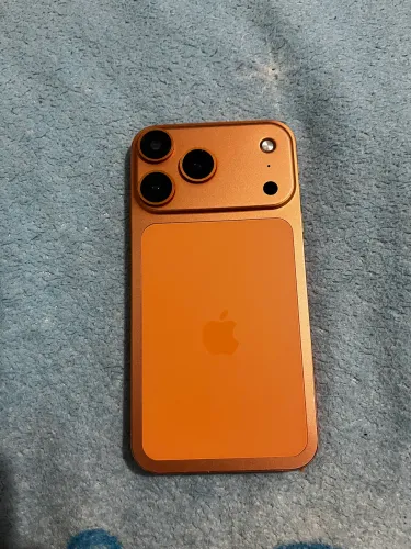 iphone 11 na carcaça do 17 