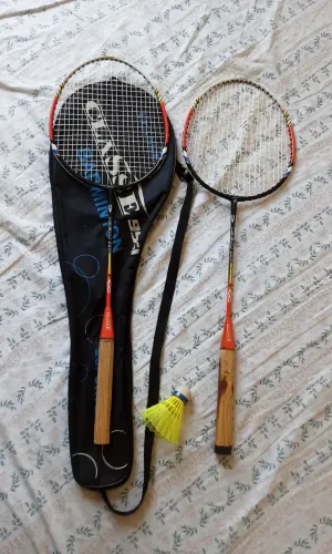 Raquete badminton