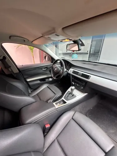 BMW 320I A 2011