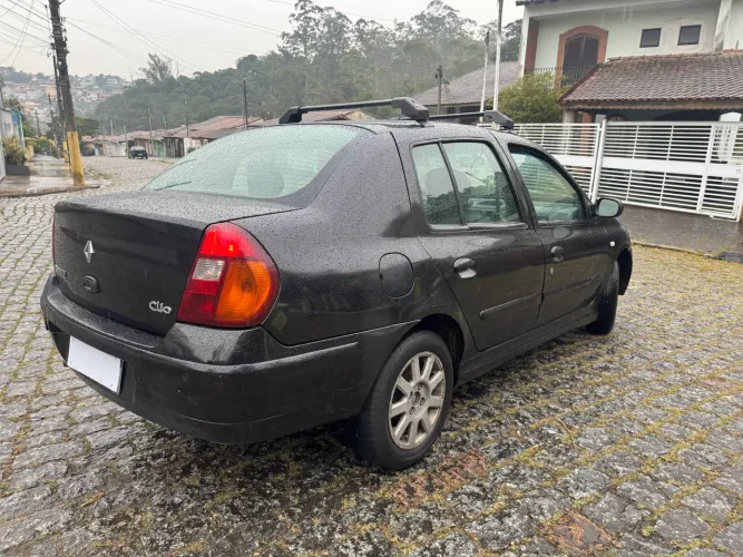 Renault Clio Authentique 1.0/1.0 Hi-power 16V 3P 2004