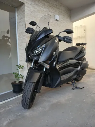 Xmax 250 2022 black edition