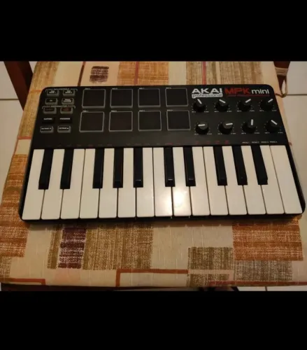 Controladora Midi Usb 8 Pad Ableton Akai Mpk