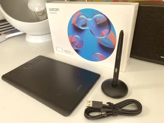 Wacom Intuos Pro Small (PTH460) - Estado de Nova + Na Caixa