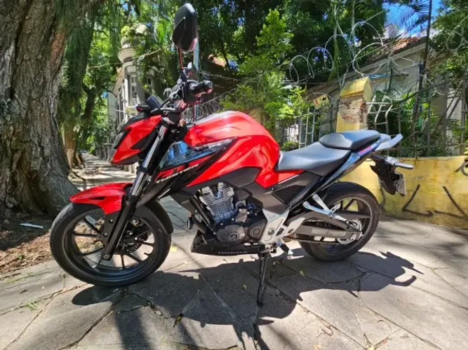 2023 Honda cb300f twister 2023 abs Único dono ! direto c proprietário revisões na cc