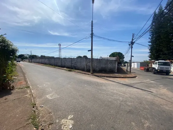 Terreno de esquina no Setor Santa Genoveva