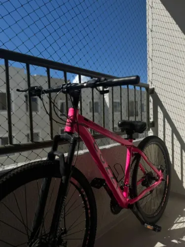 Bicicleta Colli Toronto Alumínio aro 29 Disco-Shimano, 21 Velocidade, Cor Rosa.
