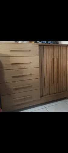 Cômoda grande 5 gavetas, 2 portas com prateleiras