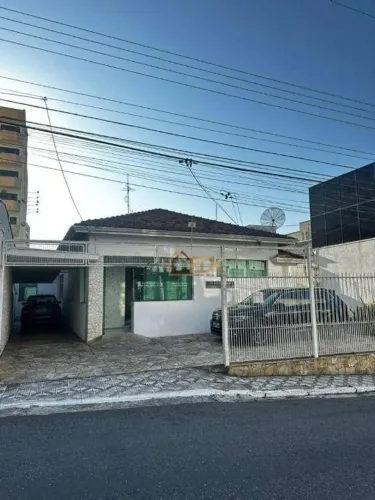 Casa com 5 dormitórios à venda, 215 m² por R$ 1.100.000 - Centro - Taubaté/SP